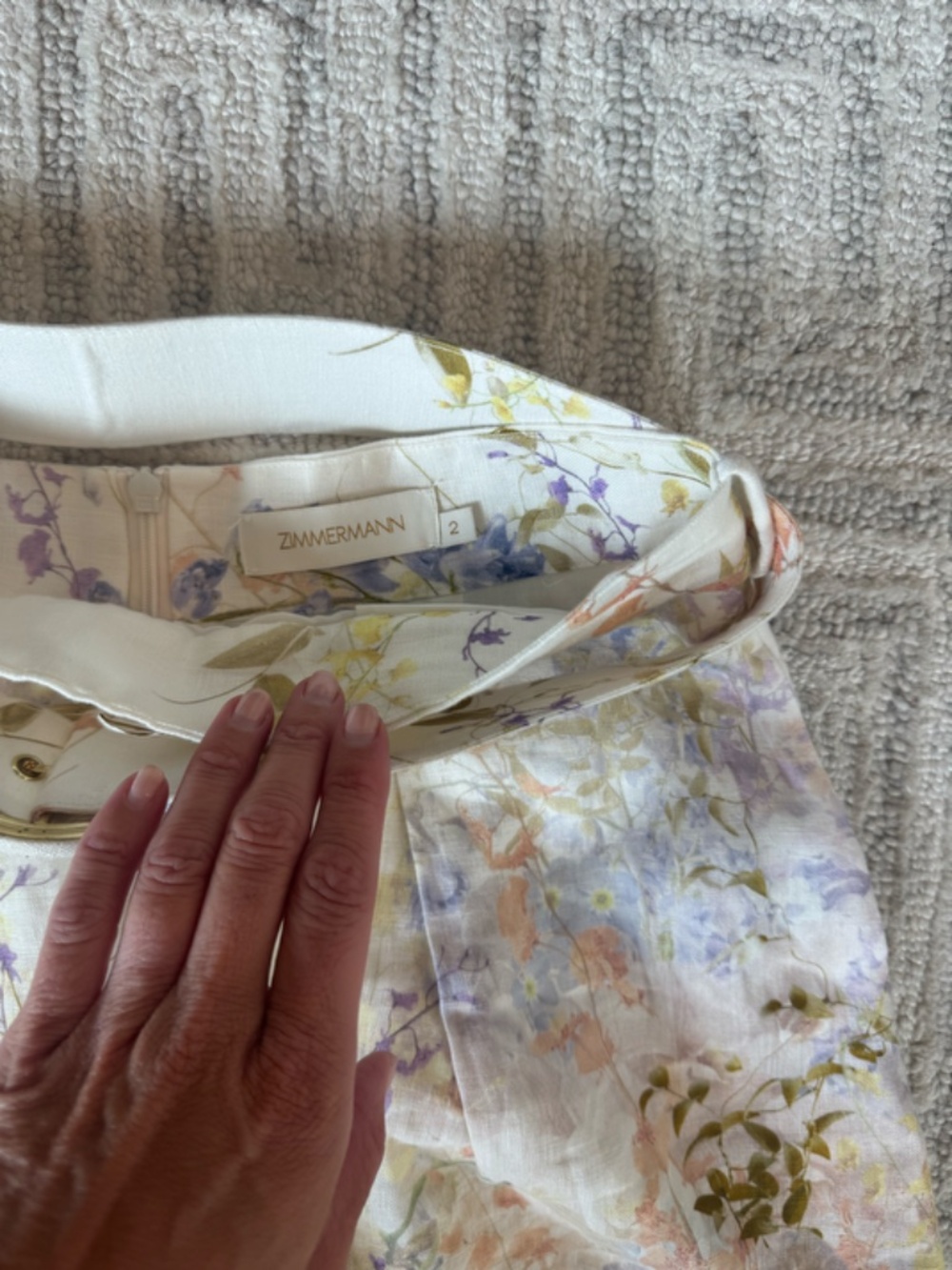 Zimmermann Floral Belted Linen Shorts | Size 2 - Picture 2 of 2